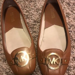 Like new Michael Kors brown leather loafer